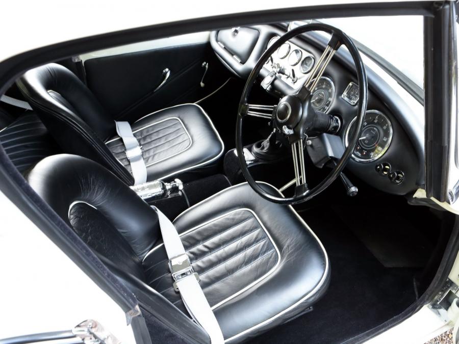  Daimler SP250 1959 года  (фото 13 из 23)